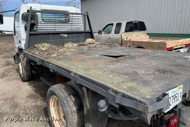 image for item MB9012 2008 Ford LCF  flatbed truck