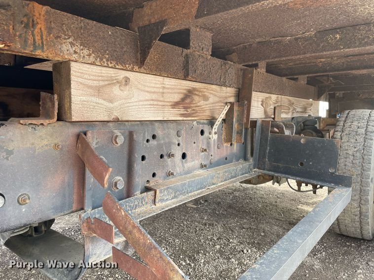 image for item MB9012 2008 Ford LCF  flatbed truck