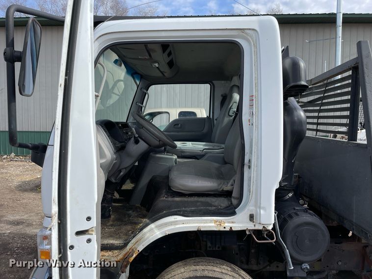 image for item MB9012 2008 Ford LCF  flatbed truck