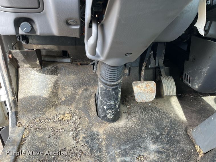 image for item MB9012 2008 Ford LCF  flatbed truck