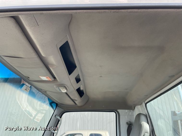 image for item MB9012 2008 Ford LCF  flatbed truck