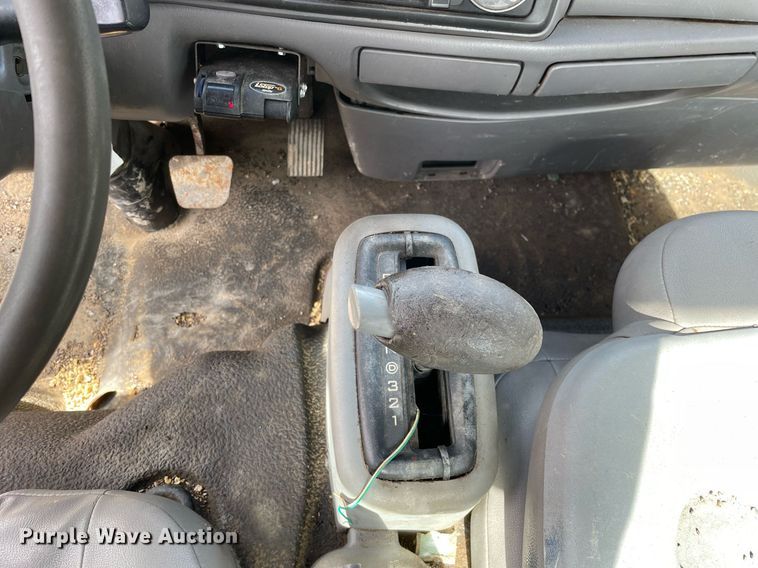 image for item MB9012 2008 Ford LCF  flatbed truck