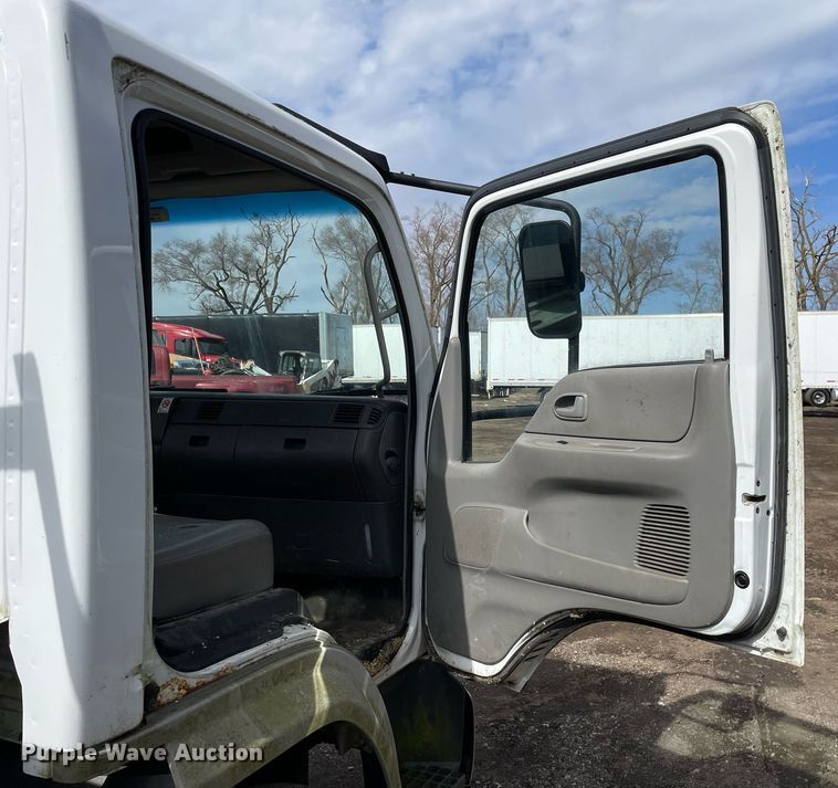 image for item MB9012 2008 Ford LCF  flatbed truck