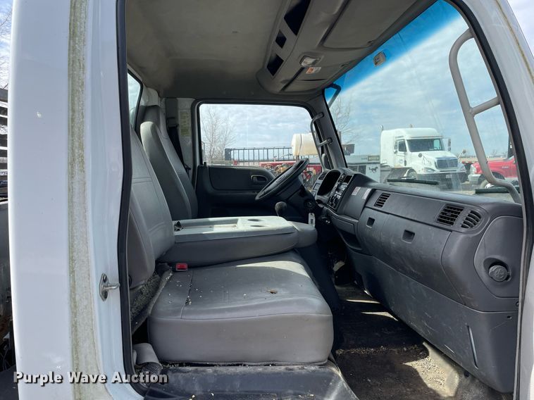 image for item MB9012 2008 Ford LCF  flatbed truck