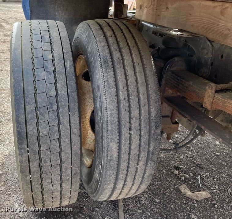 image for item MB9012 2008 Ford LCF  flatbed truck