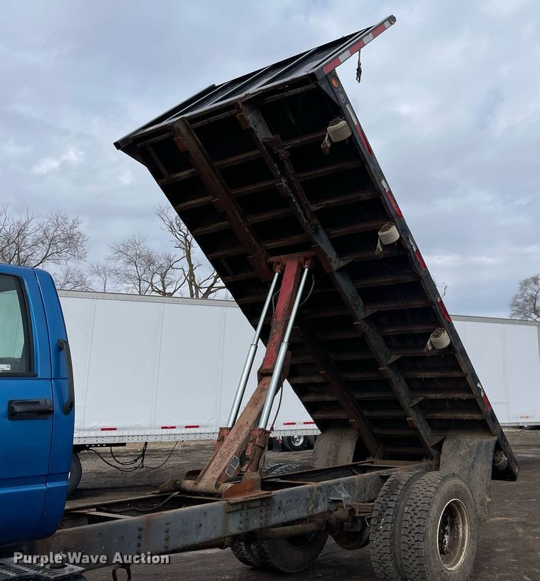 image for item MB9017 1996 Chevrolet Kodiak 5500  dump flatbed truck