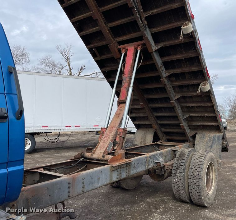 image for item MB9017 1996 Chevrolet Kodiak 5500  dump flatbed truck