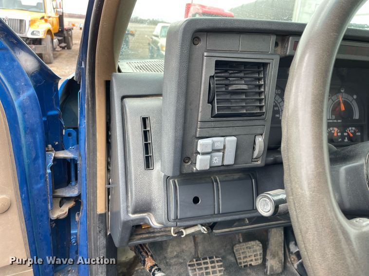 image for item MB9017 1996 Chevrolet Kodiak 5500  dump flatbed truck