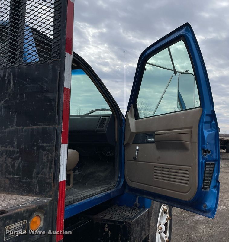 image for item MB9017 1996 Chevrolet Kodiak 5500  dump flatbed truck