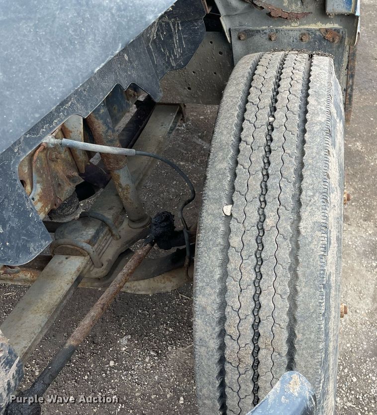 image for item MB9017 1996 Chevrolet Kodiak 5500  dump flatbed truck