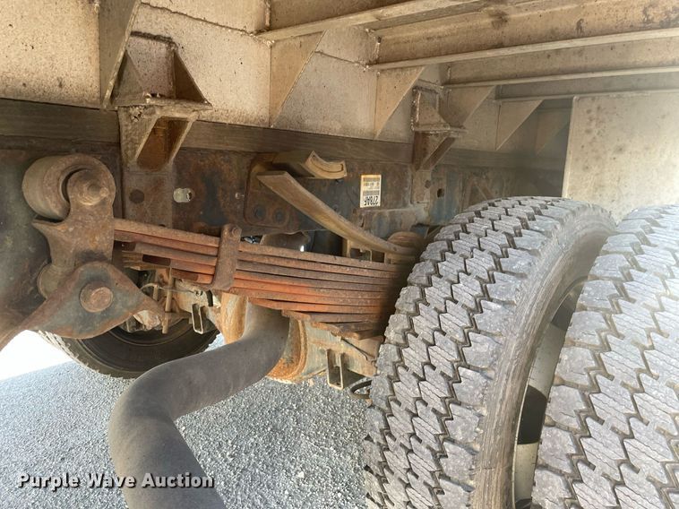 image for item MB9028 2011 Dodge Ram 4500HD  flatbed truck