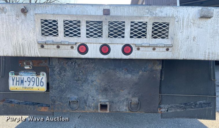 image for item MB9028 2011 Dodge Ram 4500HD  flatbed truck