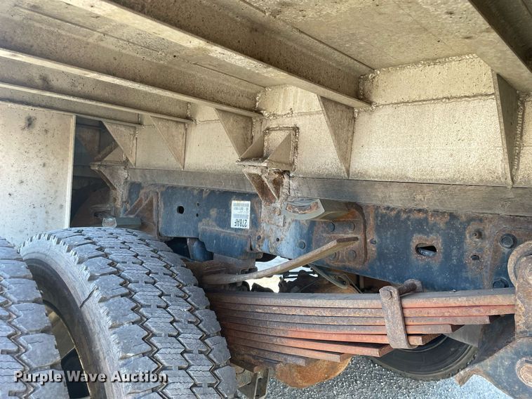 image for item MB9028 2011 Dodge Ram 4500HD  flatbed truck