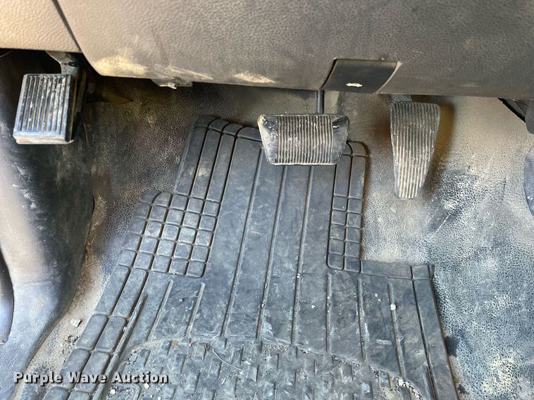 image for item MB9028 2011 Dodge Ram 4500HD  flatbed truck