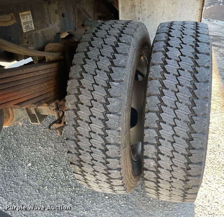 image for item MB9028 2011 Dodge Ram 4500HD  flatbed truck