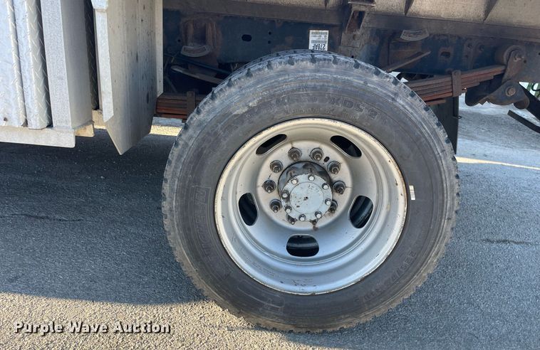 image for item MB9028 2011 Dodge Ram 4500HD  flatbed truck