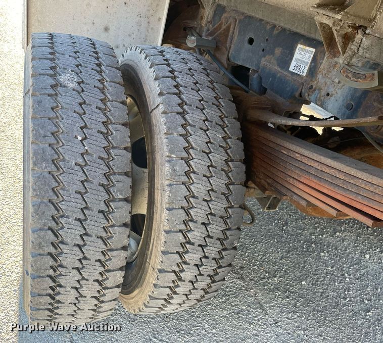 image for item MB9028 2011 Dodge Ram 4500HD  flatbed truck