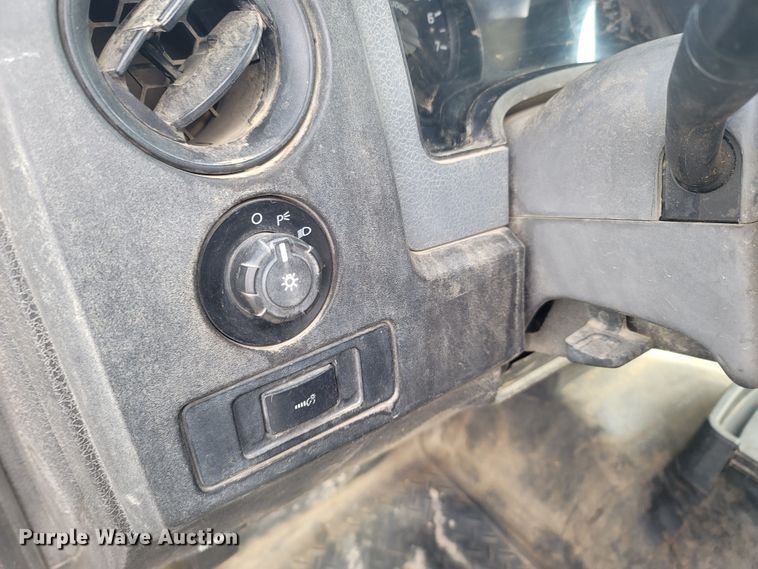 image for item MB9826 2014 Ford F150  SuperCrew pickup truck