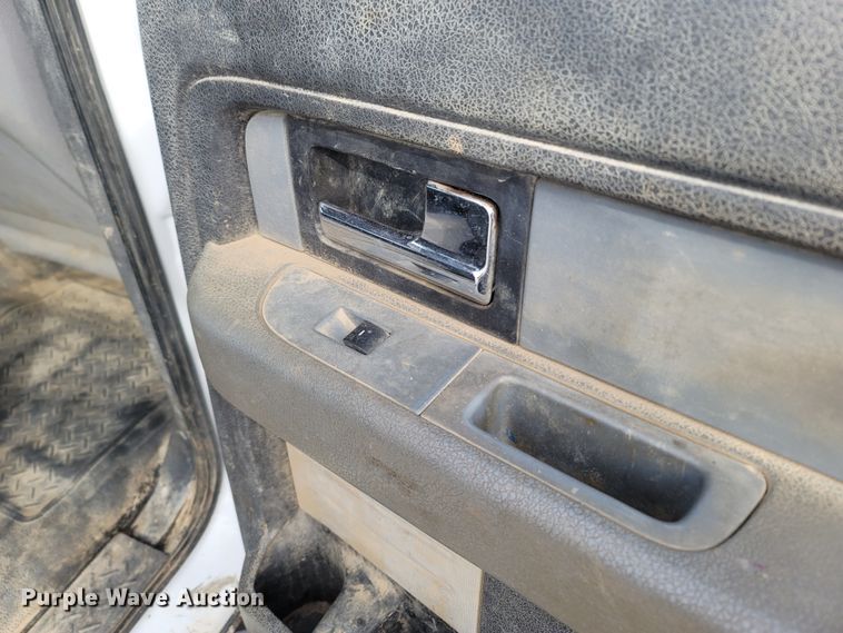 image for item MB9826 2014 Ford F150  SuperCrew pickup truck