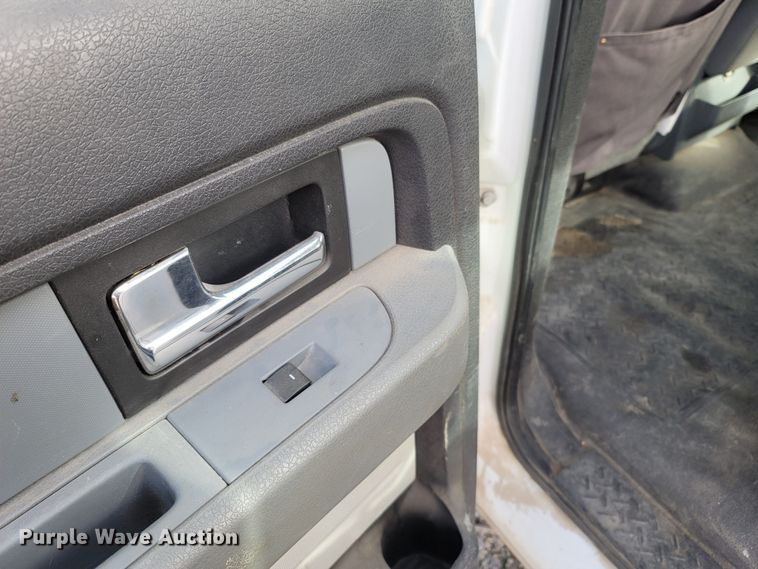 image for item MB9827 2013 Ford F150  SuperCrew pickup truck