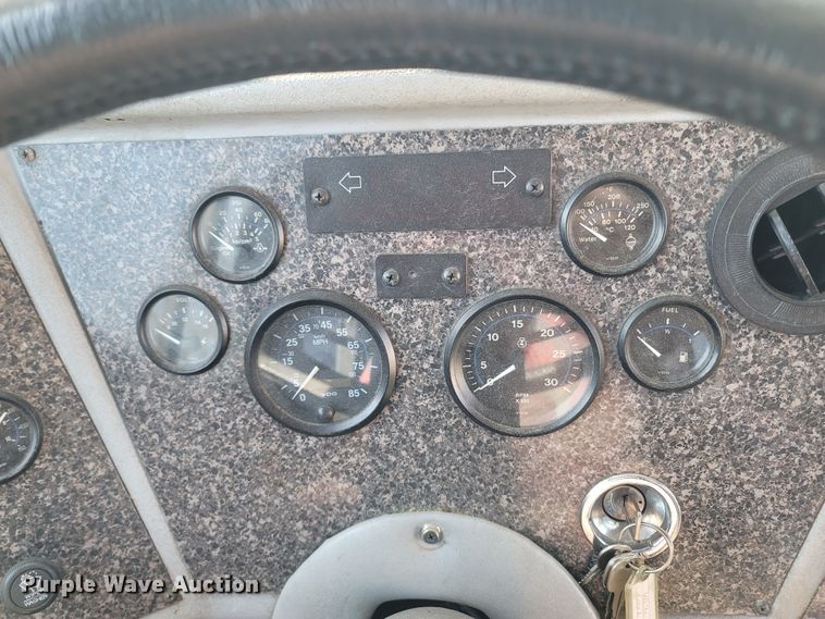 image for item MB9836 1998 Metrotrans TB2242  coach bus