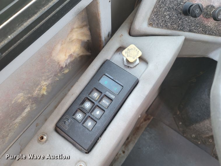 image for item MB9836 1998 Metrotrans TB2242  coach bus