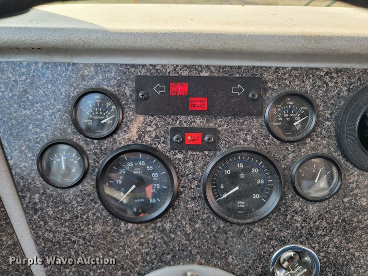 image for item MB9836 1998 Metrotrans TB2242  coach bus