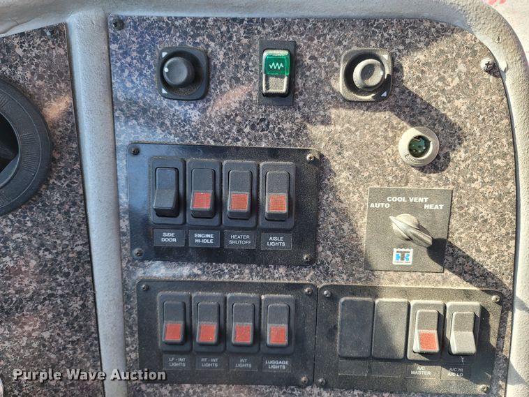 image for item MB9836 1998 Metrotrans TB2242  coach bus