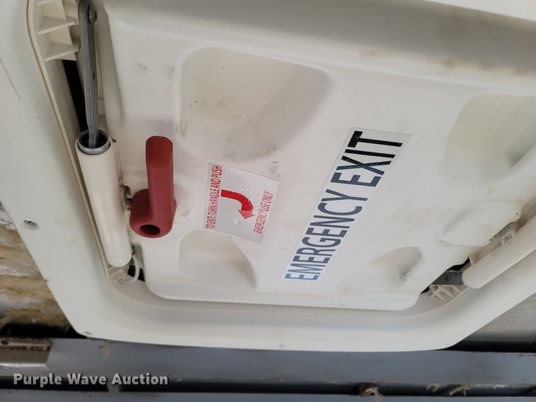 image for item MB9836 1998 Metrotrans TB2242  coach bus