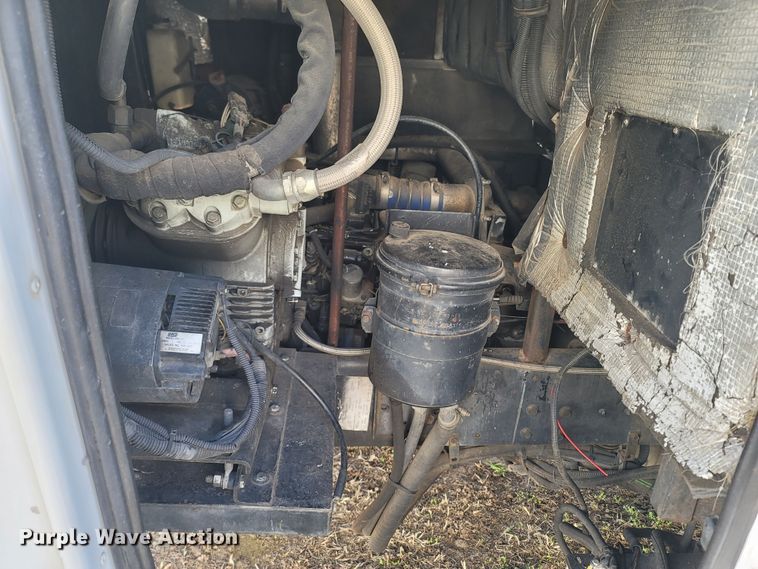 image for item MB9836 1998 Metrotrans TB2242  coach bus