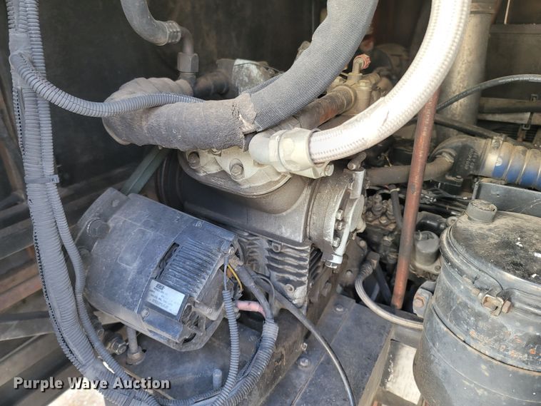 image for item MB9836 1998 Metrotrans TB2242  coach bus