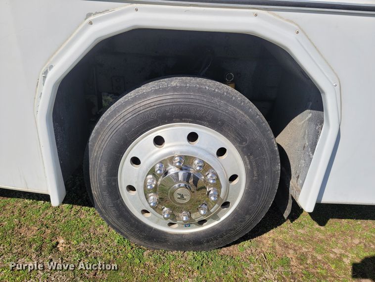 image for item MB9836 1998 Metrotrans TB2242  coach bus