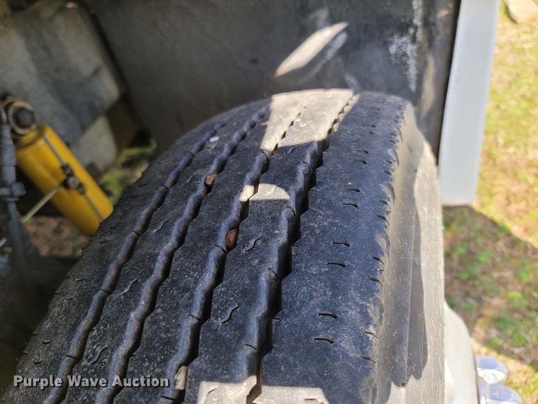 image for item MB9836 1998 Metrotrans TB2242  coach bus