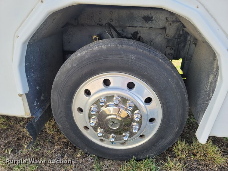 image for item MB9836 1998 Metrotrans TB2242  coach bus