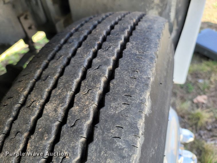 image for item MB9836 1998 Metrotrans TB2242  coach bus