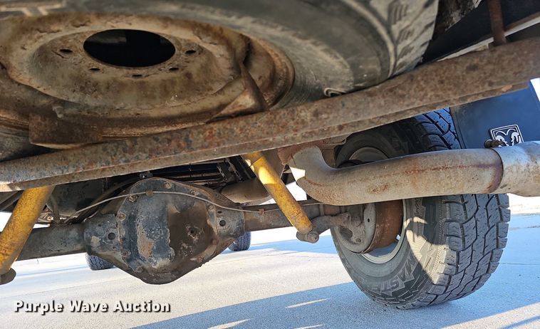 image for item MC9610 1993 Dodge Ram 250  Club Cab pickup truck