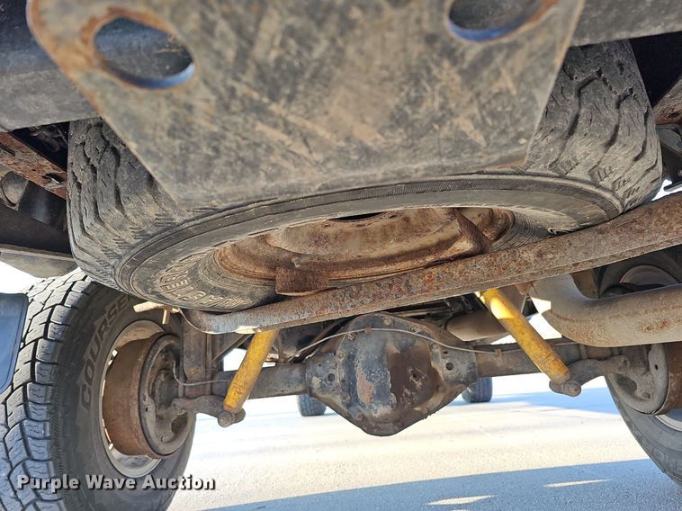 image for item MC9610 1993 Dodge Ram 250  Club Cab pickup truck