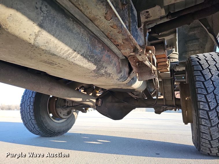 image for item MC9610 1993 Dodge Ram 250  Club Cab pickup truck