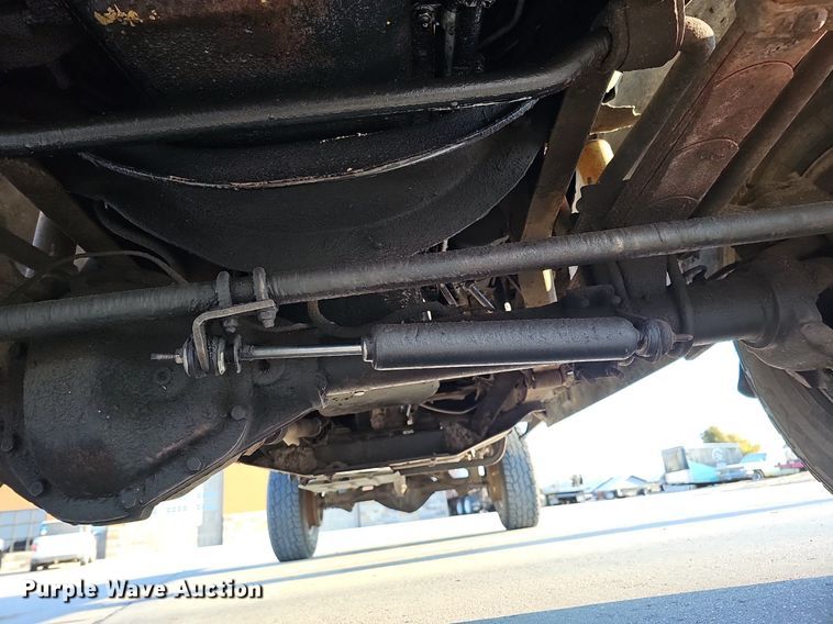 image for item MC9610 1993 Dodge Ram 250  Club Cab pickup truck