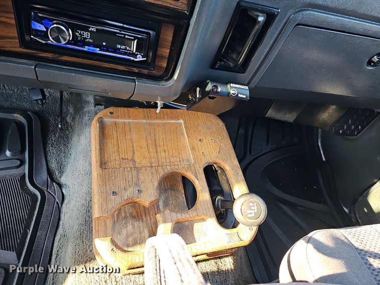 image for item MC9610 1993 Dodge Ram 250  Club Cab pickup truck