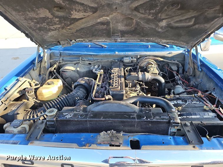 image for item MC9610 1993 Dodge Ram 250  Club Cab pickup truck