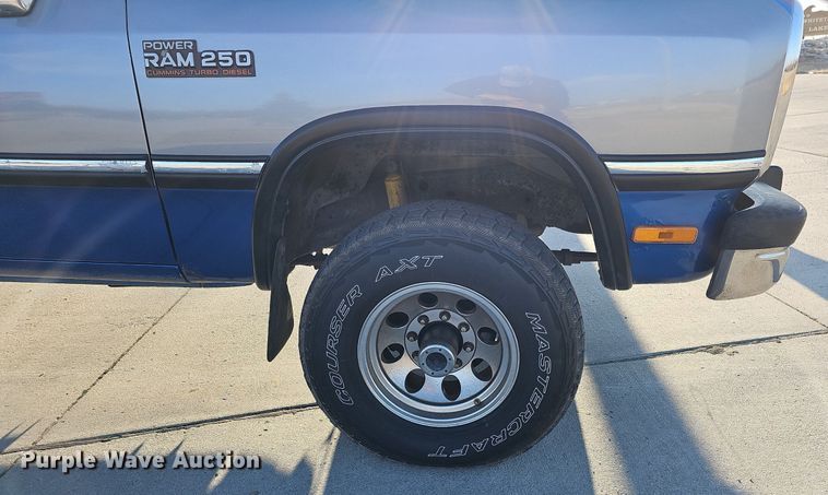 image for item MC9610 1993 Dodge Ram 250  Club Cab pickup truck