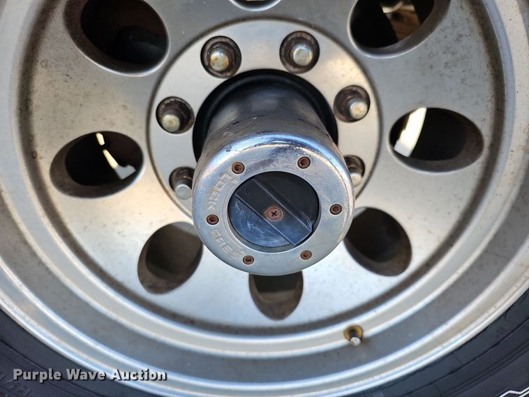 image for item MC9610 1993 Dodge Ram 250  Club Cab pickup truck