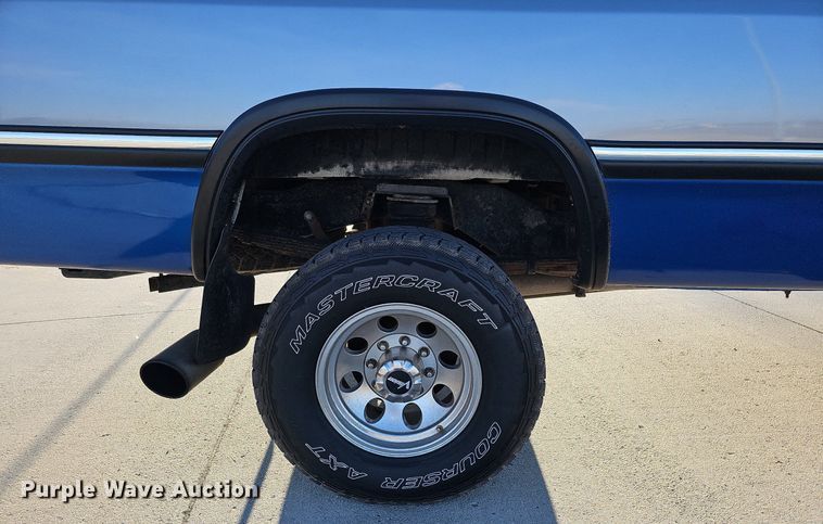 image for item MC9610 1993 Dodge Ram 250  Club Cab pickup truck