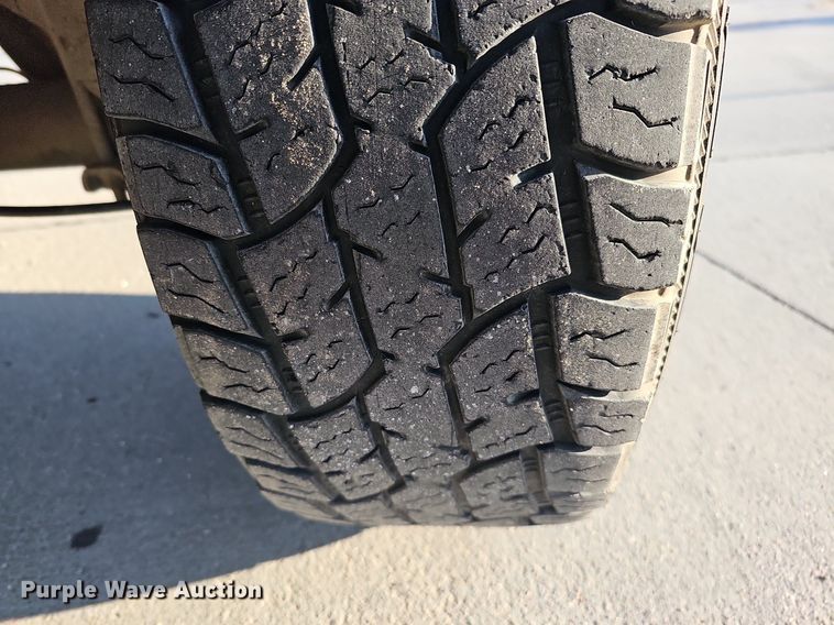 image for item MC9610 1993 Dodge Ram 250  Club Cab pickup truck