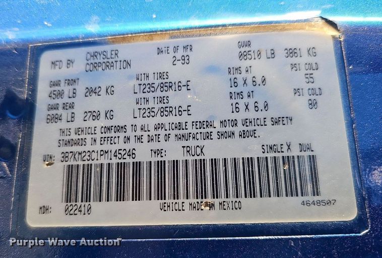 image for item MC9610 1993 Dodge Ram 250  Club Cab pickup truck