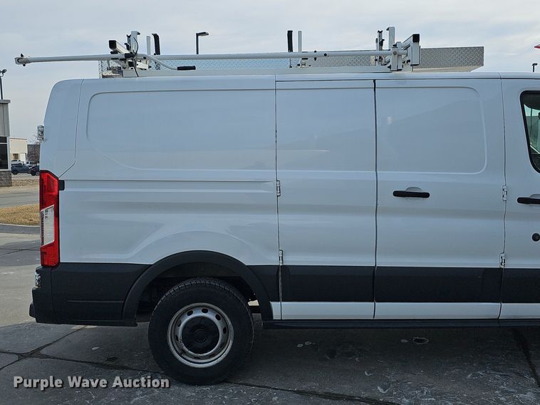 image for item MC9624 2017 Ford Transit 250  van