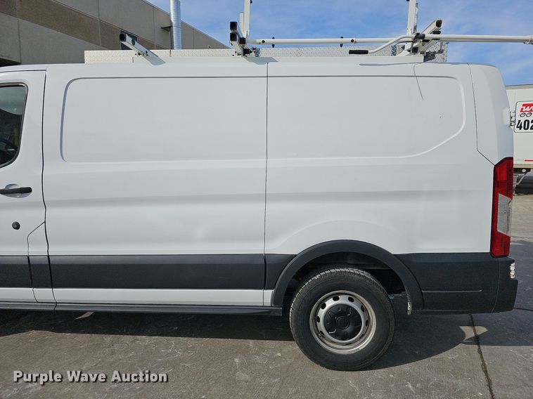 image for item MC9624 2017 Ford Transit 250  van