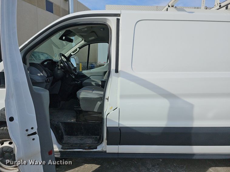 image for item MC9624 2017 Ford Transit 250  van