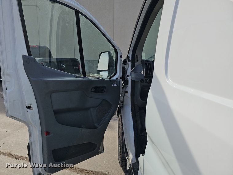 image for item MC9624 2017 Ford Transit 250  van